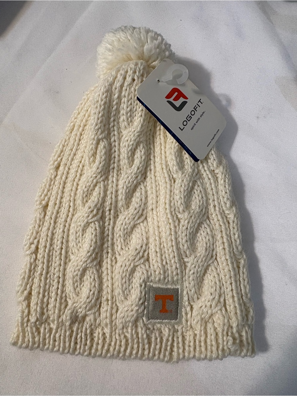 University of Tennessee 'T' Patch women’s OS
Cream Cable-Knit Pom Beanie NWT UT